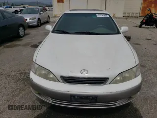 1999 Lexus ES 300 with VIN JT8BF28G9X5058186, listed as a Copart auction lot 53206205 with 196,462 mi miles and Clean title. Bid and sale history available at DreamBid. Image 5.