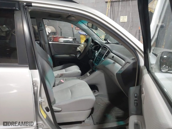 2006 Toyota Highlander Hybrid with VIN JTEEW21AX60012751, listed as a IAAI auction lot 41193889 with 205,628 mi miles. Bid and sale history available at carsss.com. Image 5.