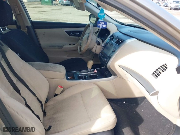 2015 Nissan Altima 2.5 S with VIN 1N4AL3AP6FC116745, listed as a IAAI auction lot 41575189 with 184,088 mi miles. Bid and sale history available at carsss.com. Image 5.