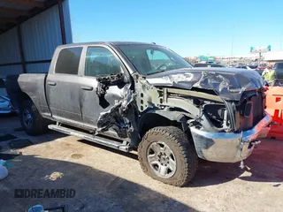 2018 Ram 2500 Tradesman with VIN 3C6UR5CL2JG379050, listed as a IAAI auction lot 41534736 with 172,792 mi miles. Bid and sale history available at carsss.com. Image 14.