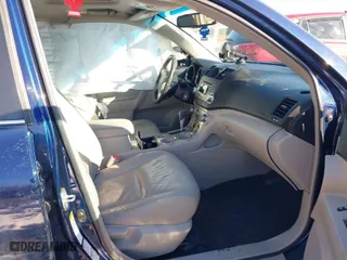 2011 Toyota Highlander with VIN 5TDBK3EH3BS080512, listed as a IAAI auction lot 41638857 with 251,903 mi miles. Bid and sale history available at carsss.com. Image 5.