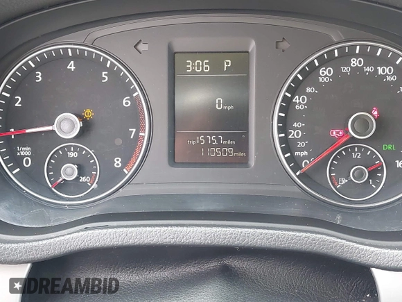 2014 Volkswagen Passat S z VIN 1VWAT7A33EC038497, wystawiony jako IAAI lot #41922616 z przebiegiem 110 509 mil mil oraz . Historia ofert i sprzedaży dostępna na DreamBid. Obrazek 15.
