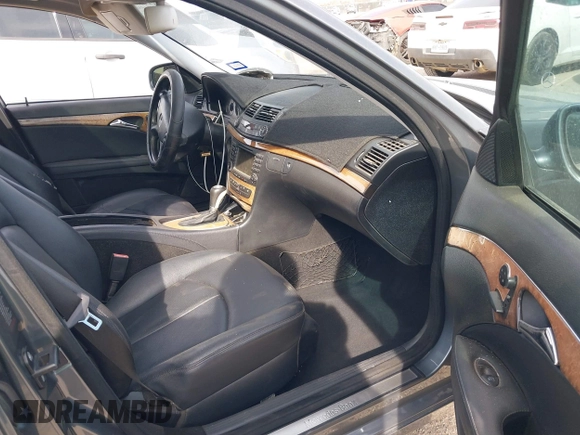 2008 Mercedes-Benz E-Class Luxury 3.5L with VIN WDBUF56X68B220680, listed as a IAAI auction lot 41816698 with 221,219 mi miles. Bid and sale history available at carsss.com. Image 5.