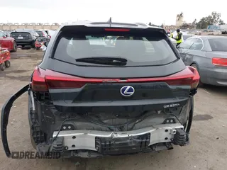 2021 Lexus UX 250h z VIN JTHX9JBHXM2049972, wystawiony jako IAAI lot #40956792 z przebiegiem 47 882 mil mil oraz . Historia ofert i sprzedaży dostępna na DreamBid. Obrazek 17.