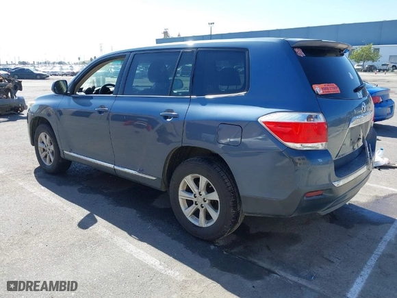 2013 Toyota Highlander with VIN 5TDBK3EH5DS186463, listed as a IAAI auction lot 41754744 with 251,850 mi miles. Bid and sale history available at carsss.com. Image 3.