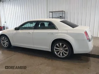 2014 Chrysler 300 z VIN 2C3CCAAG8EH381206, wystawiony jako IAAI lot #42279538 z przebiegiem 136 796 mil mil oraz . Historia ofert i sprzedaży dostępna na DreamBid. Obrazek 13.