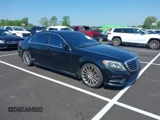 2015 Mercedes-Benz S 550 z VIN WDDUG8CB9FA168902, wystawiony jako IAAI lot #42076942 z przebiegiem 75 509 mil mil oraz . Historia ofert i sprzedaży dostępna na DreamBid. Obrazek 1.