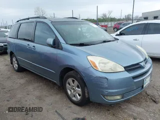 2005 Toyota Sienna XLE with VIN 5TDZA22CX5S331728, listed as a IAAI auction lot 41928071 with 258,417 mi miles. Bid and sale history available at carsss.com. Image 1.