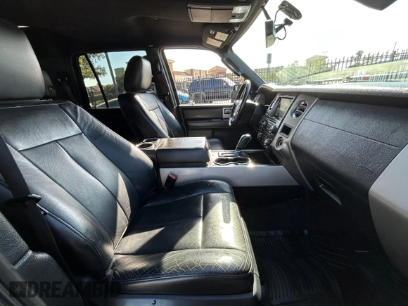 2016 Ford Expedition Limited z VIN 1FMJU1KT9GEF12970, wystawiony jako Copart lot #54452805 z przebiegiem 158 463 mil mil oraz Czysty tytuł • Clean title. Historia ofert i sprzedaży dostępna na DreamBid. Obrazek 5.