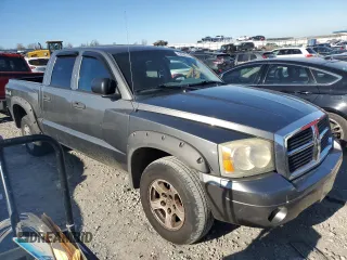 2006 Dodge Dakota SLT with VIN 1D7HW48K86S522957, listed as a Copart auction lot 82322744 with 182,278 mi miles and Salvage Title. Bid and sale history available at carsss.com. Image 4.