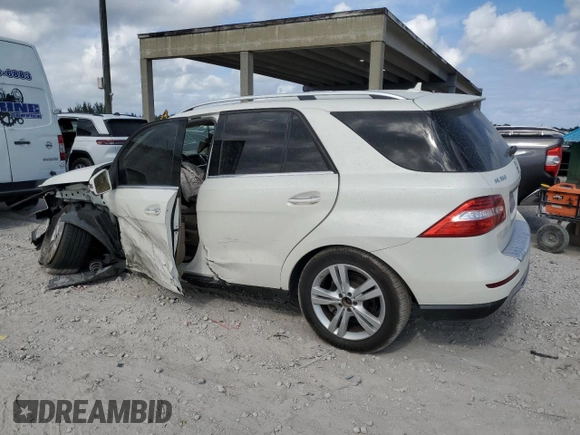 2013 Mercedes-Benz M 350 z VIN 4JGDA5JB7DA165826, wystawiony jako Copart lot #55063345 z przebiegiem 115 194 mil mil oraz Nie do naprawy • Non repairable. Historia ofert i sprzedaży dostępna na DreamBid. Obrazek 2.