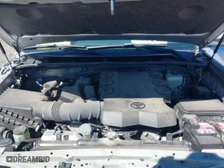 2020 Toyota 4Runner SR5 with VIN JTEBU5JR5L5762122, listed as a IAAI auction lot 41641641 with 85,653 mi miles. Bid and sale history available at carsss.com. Image 10.