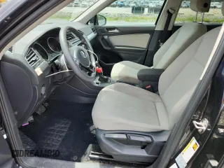 2018 Volkswagen Tiguan S с VIN 3VV1B7AX1JM087734, выставлен на аукционе Copart как лот 60317815 с пробегом 98 822 миль миль и Списание • Salvage title. История ставок и продаж доступна на DreamBid. Изображение 7.