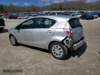 2014 Toyota Prius c One with VIN JTDKDTB31E1078066, listed as a Copart auction lot 49403625 with 172,177 mi miles and Clean Title. Bid and sale history available at carsss.com. Image 2.