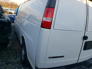 2022 Chevrolet Express Cargo with VIN 1GCWGAFP5N1185244, listed as a Copart auction lot 86700134 with Not provided miles and Salvage title. Bid and sale history available at DreamBid. Image 2.