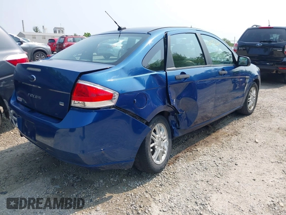 2008 Ford Focus SE z VIN 1FAHP35N48W230014, wystawiony jako IAAI lot #42395069 z przebiegiem 140 179 mil mil oraz . Historia ofert i sprzedaży dostępna na DreamBid. Obrazek 4.