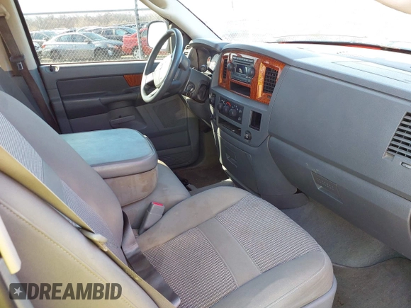 2006 Dodge 1500 ST with VIN 1D7HU18NX6J232384, listed as a IAAI auction lot 41815907 with 175,380 mi miles. Bid and sale history available at carsss.com. Image 5.