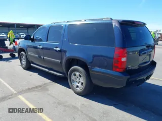 2008 Chevrolet Suburban LTZ with VIN 1GNFK163X8R111651, listed as a IAAI auction lot 41673888 with 239,876 mi miles. Bid and sale history available at carsss.com. Image 3.