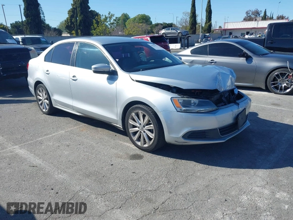 2013 Volkswagen Jetta SE with VIN 3VWDP7AJ6DM412727, listed as a IAAI auction lot 41824054 with 175,093 mi miles and . Bid and sale history available at DreamBid. Image 1.
