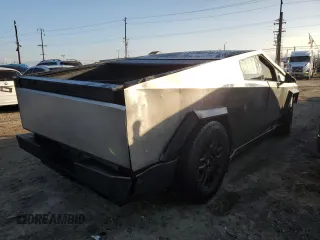 2024 Tesla Cybertruck z VIN 7G2CEHEDXRA013484, wystawiony jako Copart lot #43263285 z przebiegiem 2 869 mil mil oraz Szkoda całkowita • Salvage title. Historia ofert i sprzedaży dostępna na DreamBid. Obrazek 3.