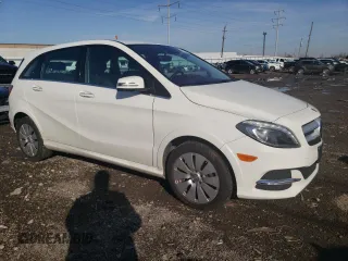 2015 Mercedes-Benz B with VIN WDDVP9AB3FJ005059, listed as a Copart auction lot 44514014 with 71,262 mi miles. Bid and sale history available at carsss.com. Image 4.