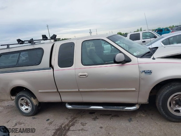 1998 Ford F-150 Standard with VIN 1FTZX1768WKB36120, listed as a IAAI auction lot 41905822 with 333,916 mi miles. Bid and sale history available at carsss.com. Image 13.