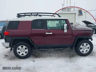 2007 Toyota FJ Cruiser with VIN JTEBU11FX70020977, listed as a IAAI auction lot 41603267 with 163,858 mi miles. Bid and sale history available at carsss.com. Image 13.