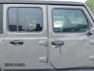 2020 Jeep Gladiator Overland with VIN 1C6HJTFG0LL169628, listed as a IAAI auction lot 42476729 with 102,874 mi miles and . Bid and sale history available at DreamBid. Image 14.