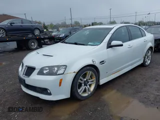 2008 Pontiac G8 z VIN 6G2ER57738L122199, wystawiony jako IAAI lot #42176140 z przebiegiem 183 558 mil mil oraz . Historia ofert i sprzedaży dostępna na DreamBid. Obrazek 2.