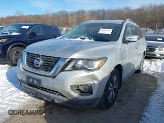 2017 Nissan Pathfinder SV with VIN 5N1DR2MM9HC678395, listed as a IAAI auction lot 41607798 with 190,996 mi miles. Bid and sale history available at carsss.com. Image 17.