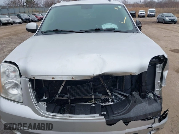 2014 GMC Yukon XL Denali with VIN 1GKS2MEF1ER246201, listed as a IAAI auction lot 41454172 with 135,394 mi miles. Bid and sale history available at carsss.com. Image 10.