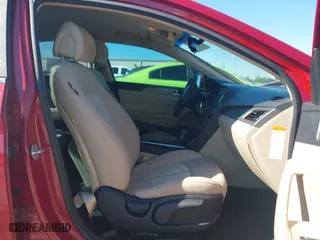 2016 Hyundai Sonata Hybrid SE with VIN KMHE24L19GA016239, listed as a IAAI auction lot 40813246 with 118,031 mi miles. Bid and sale history available at carsss.com. Image 5.