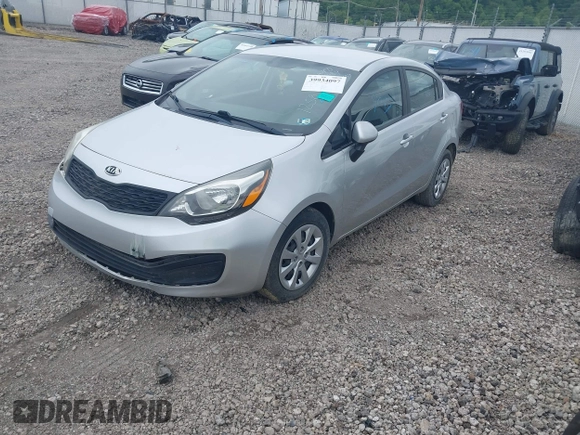 2013 Kia Rio LX z VIN KNADM4A33D6111258, wystawiony jako IAAI lot #39934097 z przebiegiem 53 008 mil mil oraz . Historia ofert i sprzedaży dostępna na DreamBid. Obrazek 2.