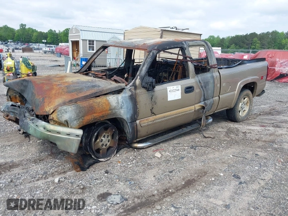 2005 Chevrolet Silverado 1500 Z71 z VIN 1GCEK19B65E260861, wystawiony jako IAAI lot #42122540 z przebiegiem Nie podano mil oraz . Historia ofert i sprzedaży dostępna na DreamBid. Obrazek 2.