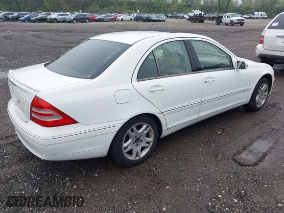 2003 Mercedes-Benz C 240 z VIN WDBRF61J63F390375, wystawiony jako IAAI lot #42207848 z przebiegiem Nie podano mil oraz . Historia ofert i sprzedaży dostępna na DreamBid. Obrazek 4.