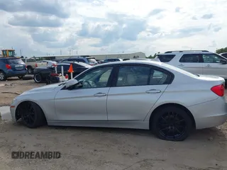 2012 BMW 3 Series 328i z VIN WBA3A5C5XCF256465, wystawiony jako IAAI lot #42225222 z przebiegiem 162 293 mil mil oraz . Historia ofert i sprzedaży dostępna na DreamBid. Obrazek 14.