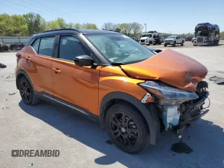 2021 Nissan Kicks SR z VIN 3N1CP5DV6ML547121, wystawiony jako Copart lot #52864875 z przebiegiem 83 947 mil mil oraz Szkoda całkowita • Salvage title. Historia ofert i sprzedaży dostępna na DreamBid. Obrazek 4.