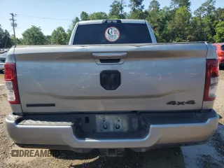 2022 Ram 2500 Big Horn z VIN 3C6UR5MLXNG149714, wystawiony jako Copart lot #56289135 z przebiegiem 110 812 mil mil oraz Szkoda całkowita • Salvage title. Historia ofert i sprzedaży dostępna na DreamBid. Obrazek 6.