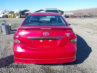 2009 Toyota Yaris z VIN JTDBT903391315199, wystawiony jako IAAI lot #41557557 z przebiegiem 188 971 mil mil oraz . Historia ofert i sprzedaży dostępna na DreamBid. Obrazek 16.