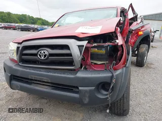 2005 Toyota Tacoma z VIN 5TEUU42N05Z130535, wystawiony jako IAAI lot #42220806 z przebiegiem 141 370 mil mil oraz . Historia ofert i sprzedaży dostępna na DreamBid. Obrazek 15.