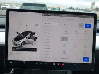 2024 Tesla Model Y with VIN 7SAYGDED4RF055859, listed as a IAAI auction lot 42201099 with 17,373 mi miles and . Bid and sale history available at DreamBid. Image 18.