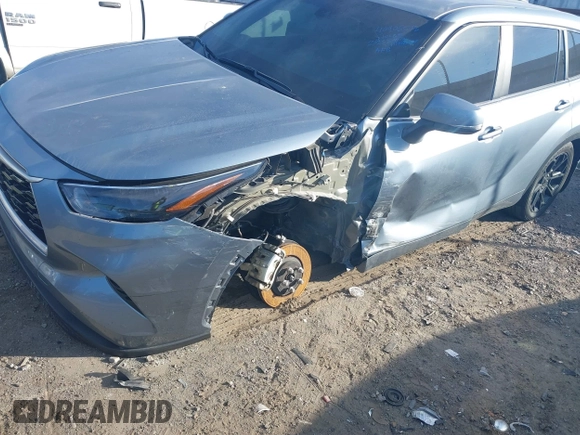 2023 Toyota Highlander L with VIN 5TDKDRAH9PS045905, listed as a IAAI auction lot 40906576 with 32,949 mi miles and . Bid and sale history available at DreamBid. Image 6.