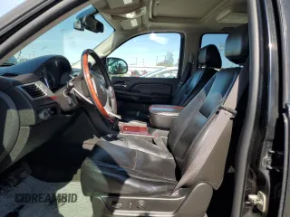 2009 Cadillac Escalade z VIN 1GYFK23279R255745, wystawiony jako Copart lot #50823945 z przebiegiem 209 978 mil mil oraz Szkoda całkowita • Salvage title. Historia ofert i sprzedaży dostępna na DreamBid. Obrazek 7.