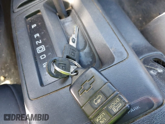 1995 Chevrolet Camaro z VIN 2G1FP22S7S2114586, wystawiony jako IAAI lot #42250390 z przebiegiem 172 124 mil mil oraz . Historia ofert i sprzedaży dostępna na DreamBid. Obrazek 11.