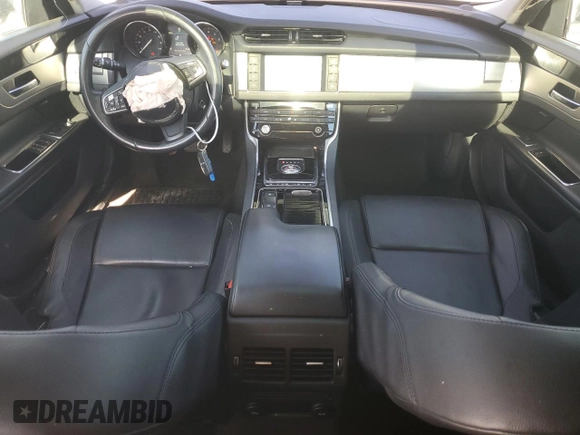 2016 Jaguar XF 35t Premium with VIN SAJBD4BV3GCY09600, listed as a Copart auction lot 78155534 with 59,803 mi miles and Clean Title. Bid and sale history available at carsss.com. Image 8.