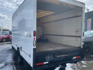 2009 Ford Econoline Cargo with VIN 1FDWE35LX9DA36683, listed as a Copart auction lot 50453625 with 309,448 mi miles and Salvage Title. Bid and sale history available at DreamBid. Image 3.