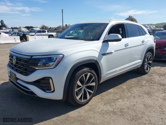 2024 Volkswagen Atlas Cross Sport 2.0T SEL Premium R-Line with VIN 1V2FE2CA0RC219868, listed as a IAAI auction lot 41477368 with 5,513 mi miles. Bid and sale history available at carsss.com. Image 18.