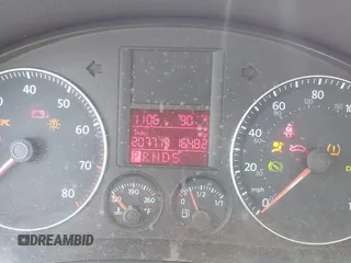 2009 Volkswagen Jetta S с VIN 3VWJZ71K09M089563, выставлен на аукционе IAAI как лот 42207932 с пробегом 207 719 миль миль и . История ставок и продаж доступна на DreamBid. Изображение 7.