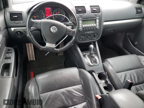 2008 Volkswagen GTI z VIN WVWHV71K18W189571, wystawiony jako Copart lot #51598945 z przebiegiem 139 822 mil mil oraz Czysty tytuł • Clean title. Historia ofert i sprzedaży dostępna na DreamBid. Obrazek 8.