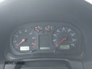 1999 Volkswagen Jetta z VIN 3VWSC29M9XM067508, wystawiony jako IAAI lot #41905002 z przebiegiem 32 051 mil mil oraz . Historia ofert i sprzedaży dostępna na DreamBid. Obrazek 7.